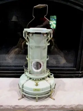 P150056 Aladdin 150056 Blue Flame Heater / Stove Portable In Working Condition New Wick