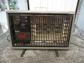 30h50 Arvin Meritor 1250 - 1500 Watt Strip Utilty Gray Heater