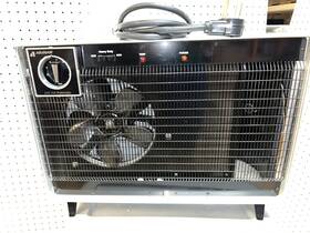Arvinair 24h1608 240volt 23.3amp 3200/5600watt Hot Air Garage Heater 20.5 Inch Lx5.5 Dx16 H
