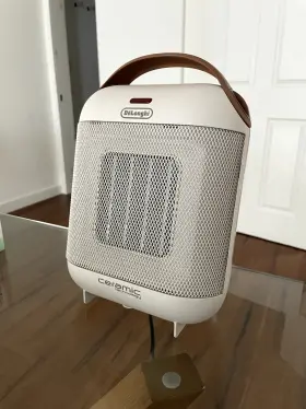 Hfx30c15.w Delonghi Hfx30c15w 1 500-watt Capsule Compact Ceramic Portable Heater In White