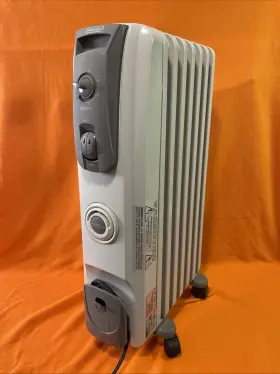Mg7307cm Delonghi 1500w Oil-filled Space Heater Indoor - Model