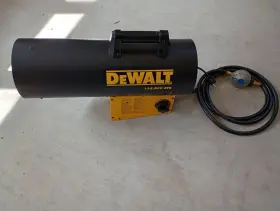 Dxh125favhc Dewalt 125000 Btu Forced Air Propane Portable Heater Excellent