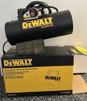 F340745 Dewalt 35 000 Btu/h 875 Sq Ft Forced Air Propane Portable Heater