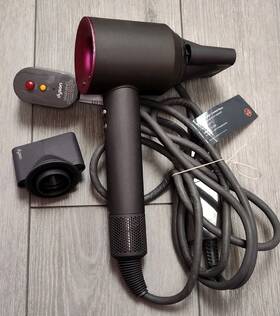 Dyson Hd01 Supersonic Hair Dryer Iron Fuchsia With 2 Attachments