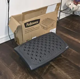 Fellows 043859559206 Climate Control Footrest Foot Heater Warmer Electric Plug In With Box