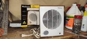 Holmes 048894301049 - Personal Space Desk Bath Electric Heater