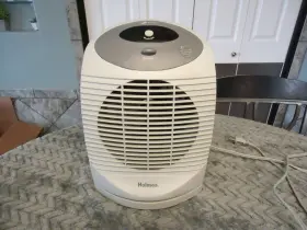 Hfh5506 Holmes 1500 Watt 1 Touch Oscillating Heater With Thermostat