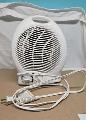 Fh04 Homebasix Powerzone Compact Heater Fan 750/1500 Watts
