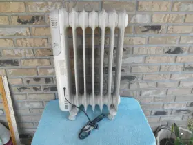 7096 Lakewood Model Electric Oil-filled Radiator Space Heater With Thermostat