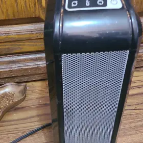 5225 Lasko Electric Tower Space Heater Black Silver Push Button Floor Desk Metal Plastic