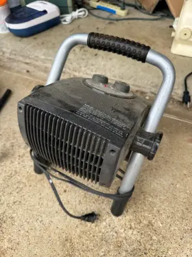 5905 Lasko Movable Air Heater Model
