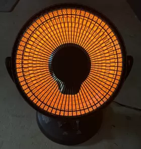 K351913725 Mainstays Electric Oscillating Small Black Dish Space Heater 800w 120v Quiet/heats Quickly