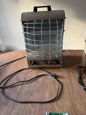 1604519 Markel Nutone Portable Electric Space Heater 115v 2 Heat Dial/switch Brown