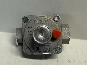 Rv81fi.10 Maxitrol Procom Propane Regulator 3/8 Inch Inlet 1/4 Outlet Vent-free Heaters