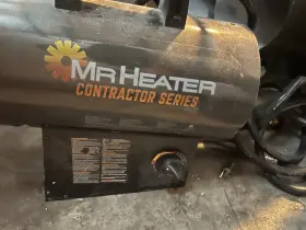 F271390 Mr. Heater Propane 125k Btu Used 2 Times In March