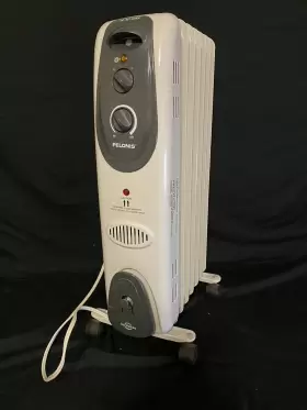 Ho-0221 Pelonis Heater Whole Room Radiator Oil Filled Adjustable Thermostat