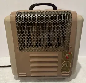 4800 Titan 368b Portable Electric Heater Milk House Style Watt 240 Volt Read