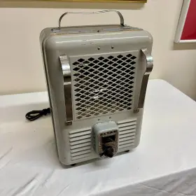 T760b Titan Vintage Metal Portable Electric Space Heater 1300-1500 Watts Model