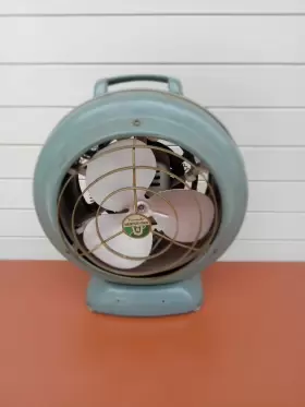 H913-1 Vornado Mid Century Vintage Heater Fan Electric Heat Cool