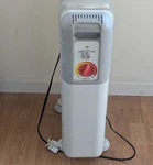 Euc Lakewood Mod. 7096 1500W Electric Oil-filled Radiator Space Heater Used. Price: $39.95.