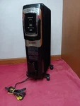 Honeywell HZ-717-WMT 1500 Watt Oil Filled Radiator Heater For Parts Not Working. Price: $20.00.