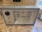 White Westinghouse Air Heater WWRH3010 Used. Price: $39.90.