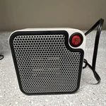Mainstays Ceramic Portable Desk Heater DQ1723-WHITE 250W Auto Shut-off Electric Used. Price: $18.48.